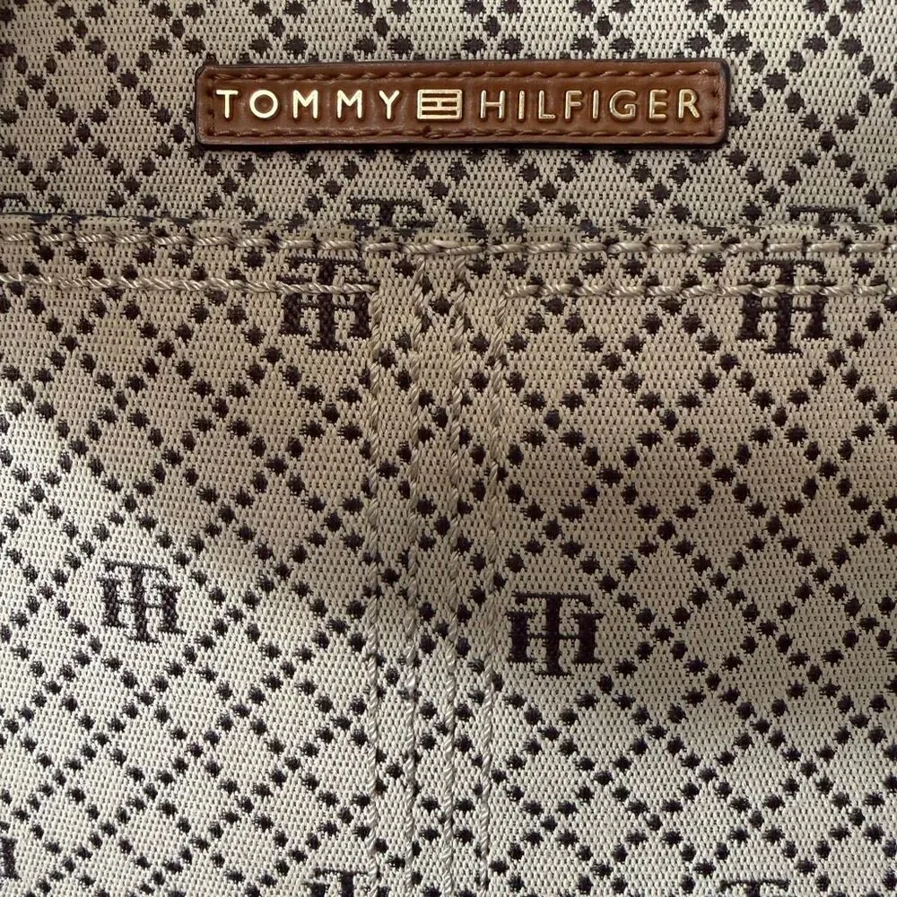 Tommy Hilfiger 10” vintage